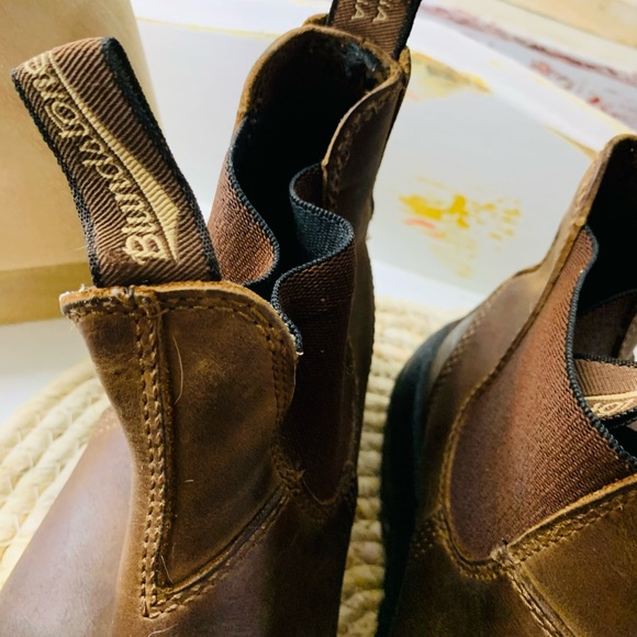 Blundstones steel toe boots - Picture 3 of 8